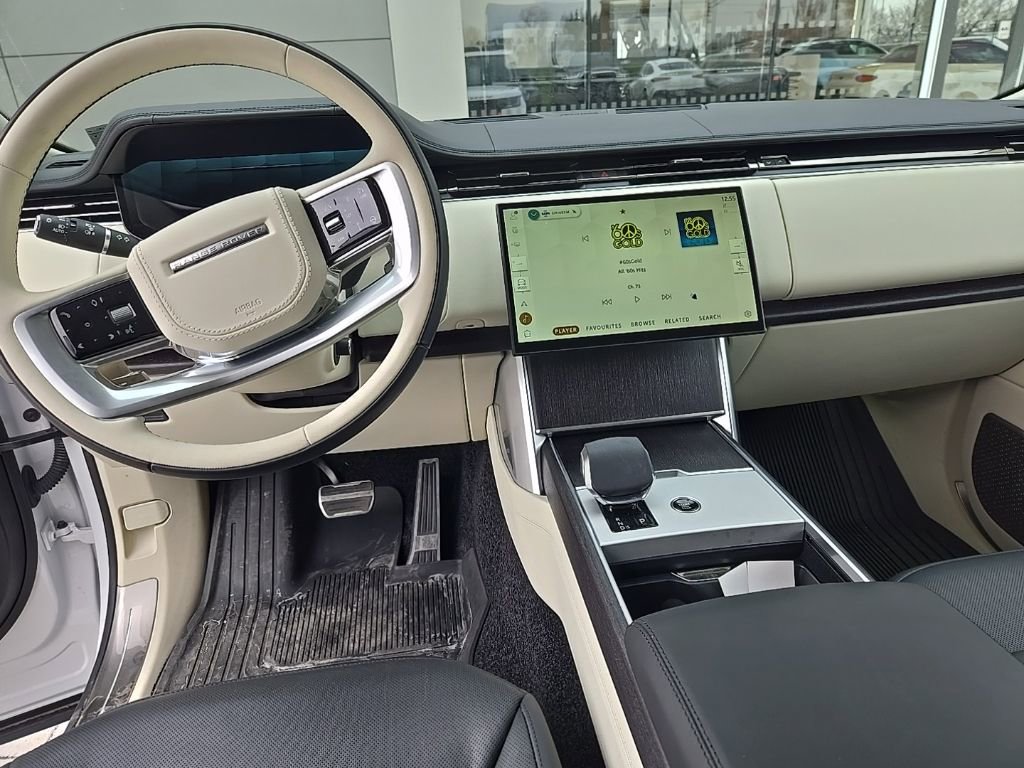 Used 2024 Land Rover Range Rover Long Wheelbase Autobiography image 14