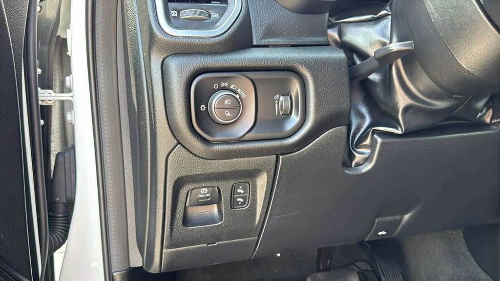 Used 2024 RAM 1500 Big Horn AWD/4WD image 30