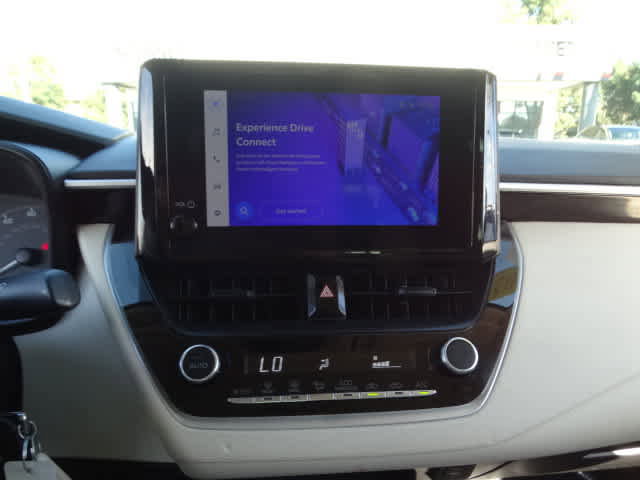 Used 2025 Toyota Corolla LE image 28