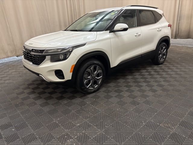 Certified 2024 Kia Seltos S image 1
