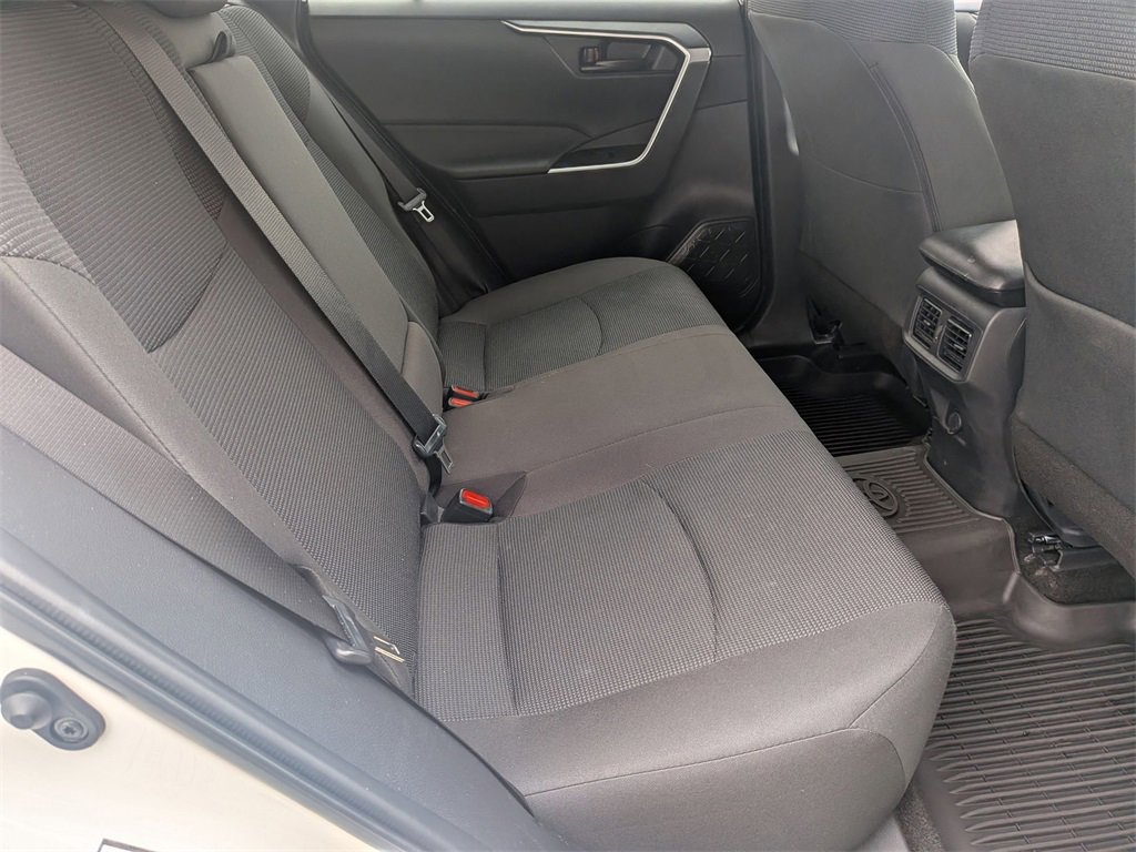 Used 2025 Toyota RAV4 LE image 31