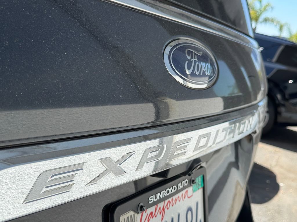 Used 2019 Ford Expedition Limited w/ Equipment Group 301A RWD image 25