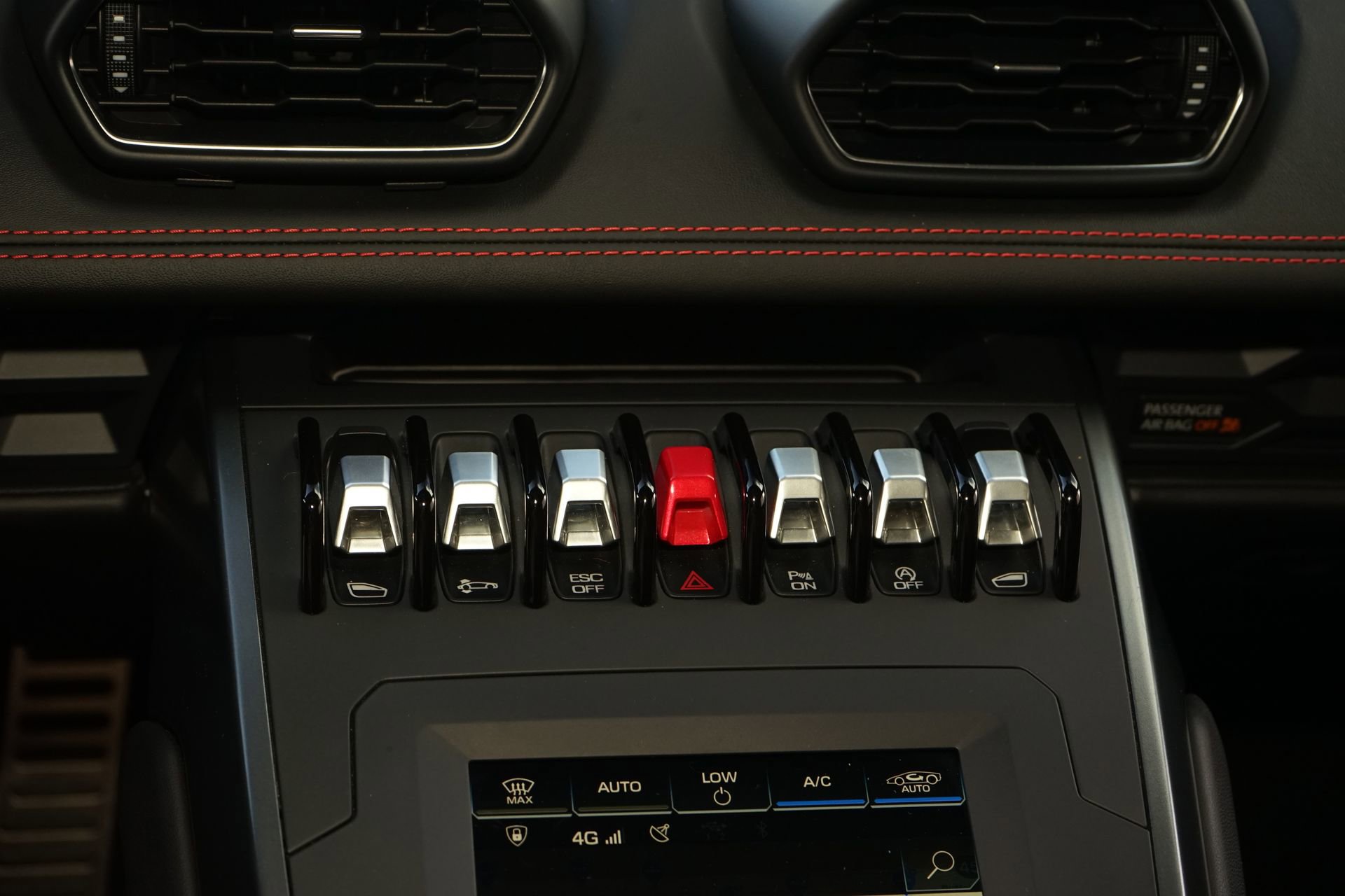 Used 2021 Lamborghini Huracan EVO image 19