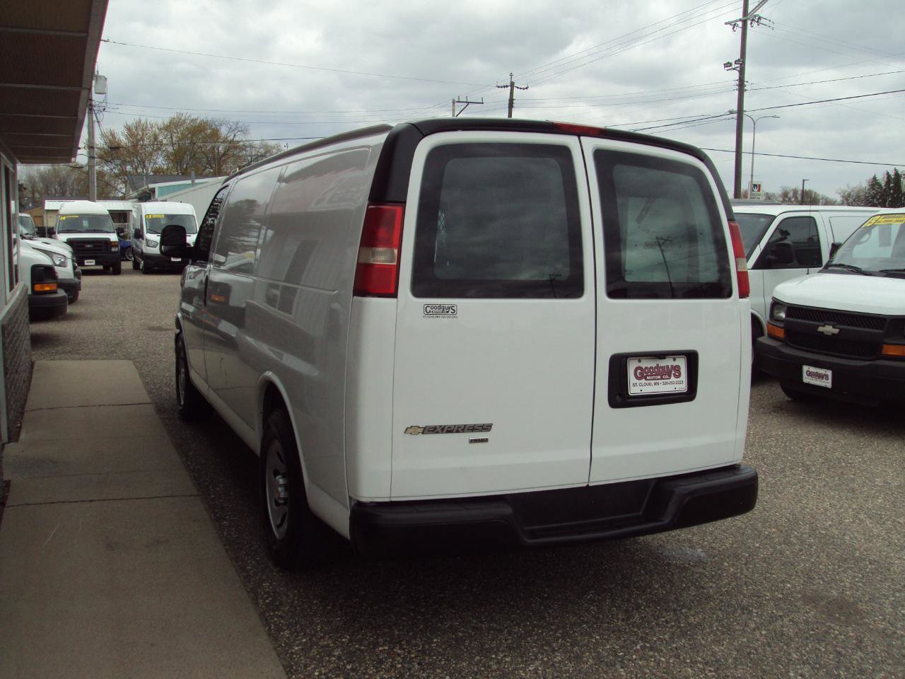 Used 2012 Chevrolet Express 1500 AWD image 5