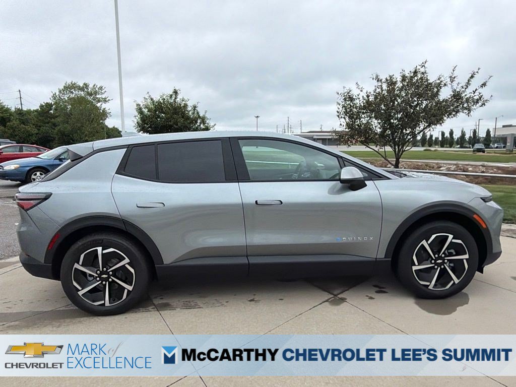 New 2026 Chevrolet Equinox EV LT w/ Comfort Package FWD image 22