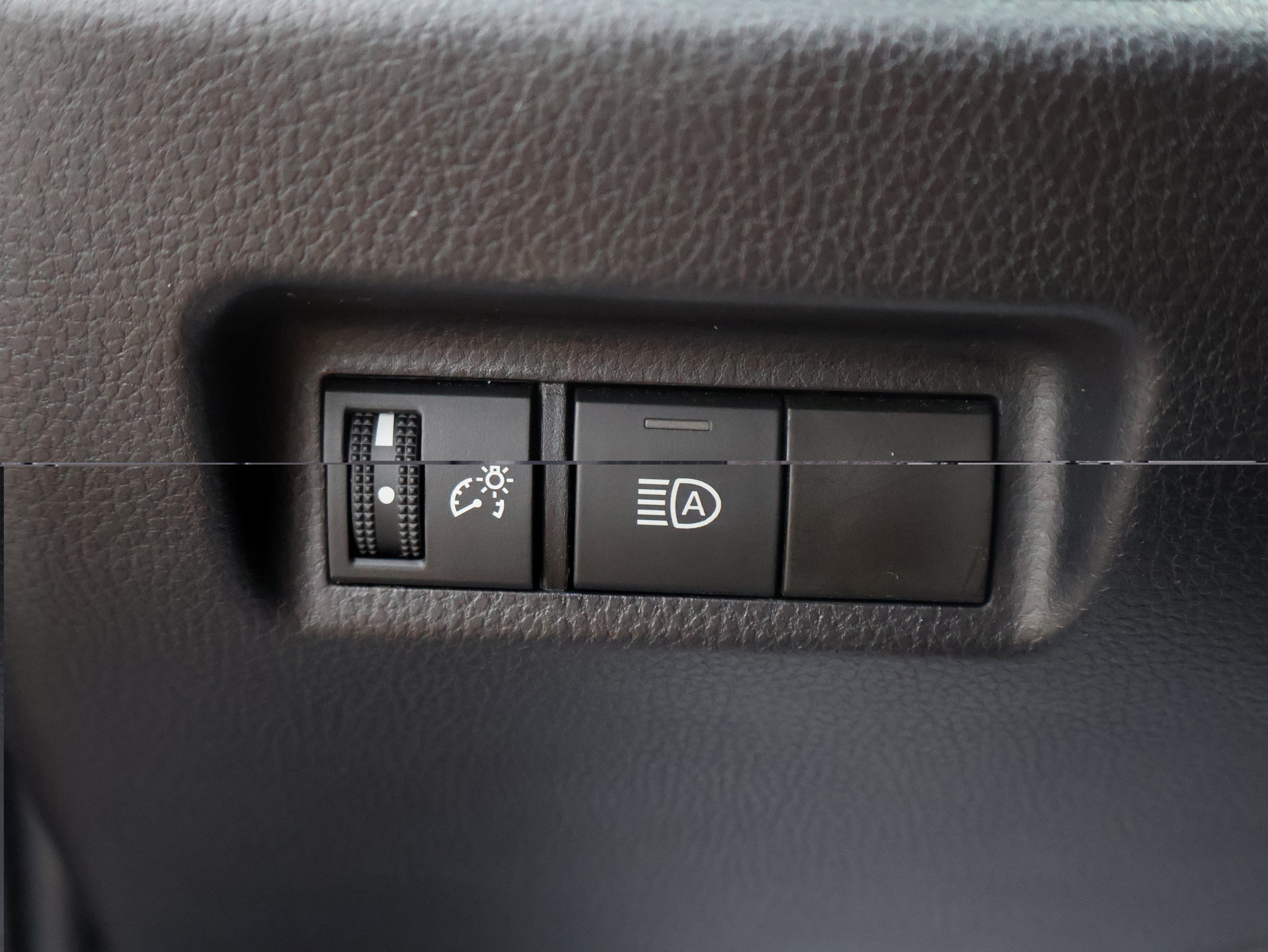Used 2025 Toyota RAV4 XLE AWD/4WD image 41