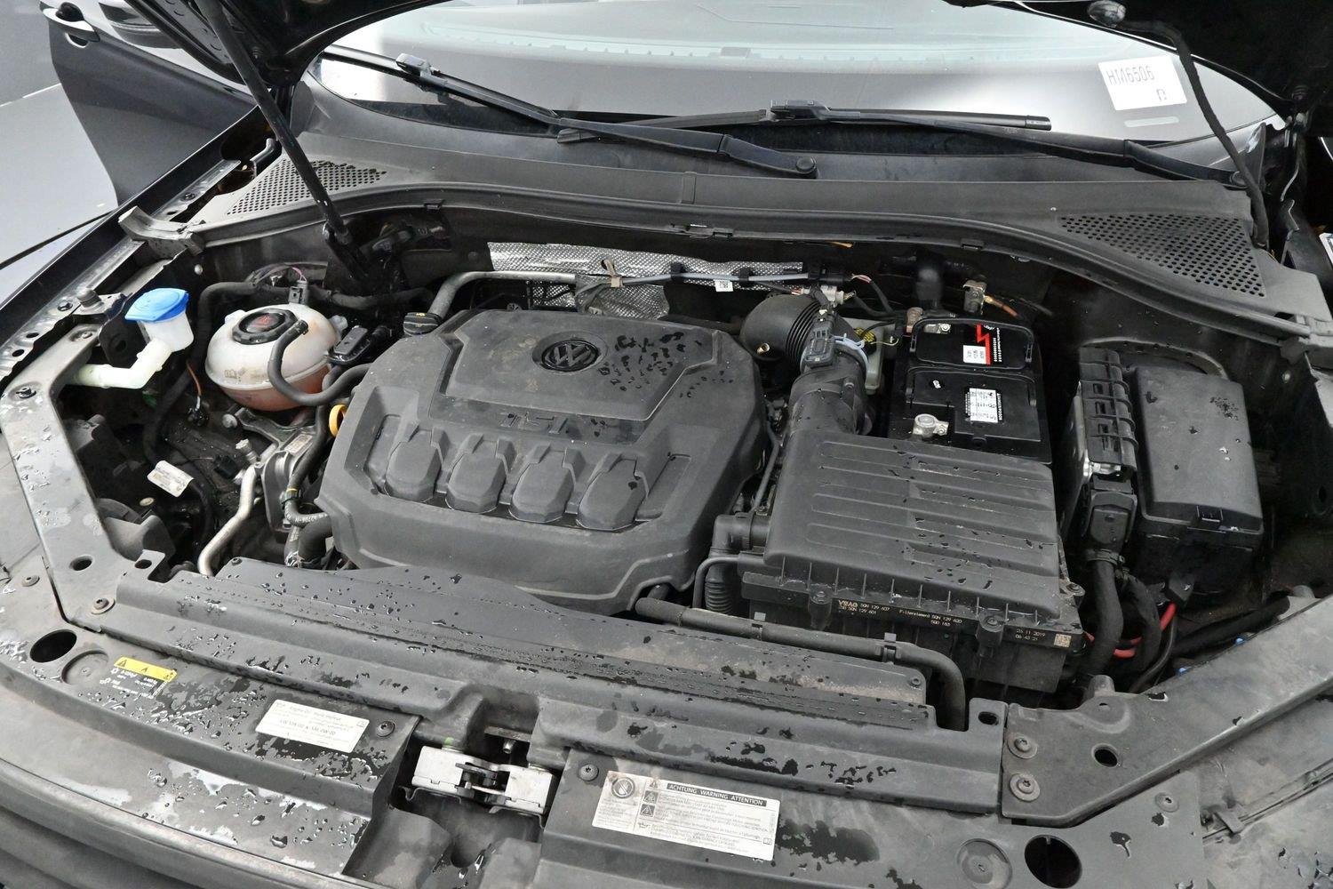 Used 2020 Volkswagen Tiguan SE w/ Panoramic Sunroof Package FWD image 34