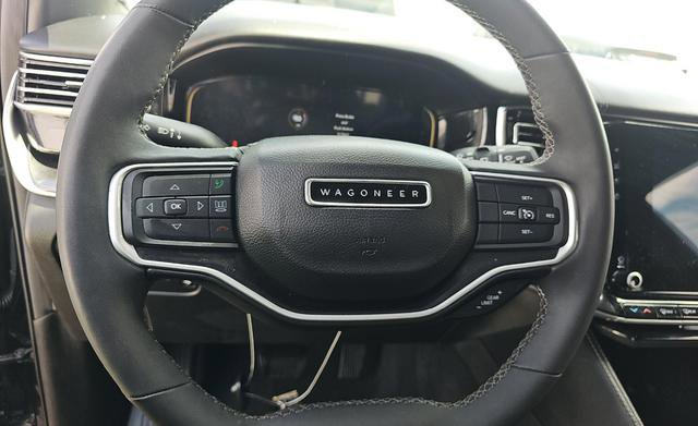 Used 2022 Jeep Wagoneer Series I w/ Premium Group I AWD/4WD image 18
