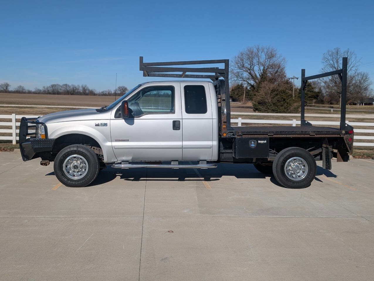 Used 2003 Ford F250 XLT image 3