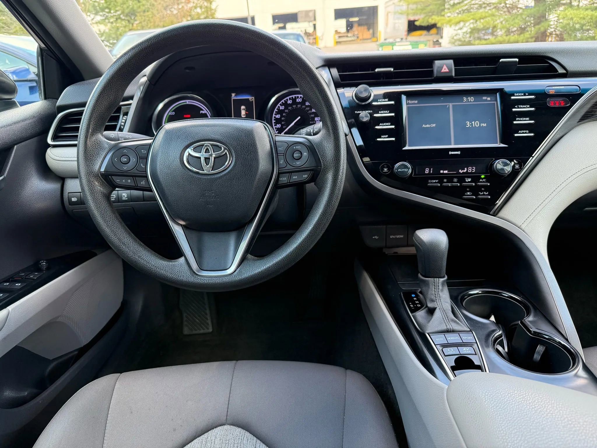 Used 2020 Toyota Camry LE image 11