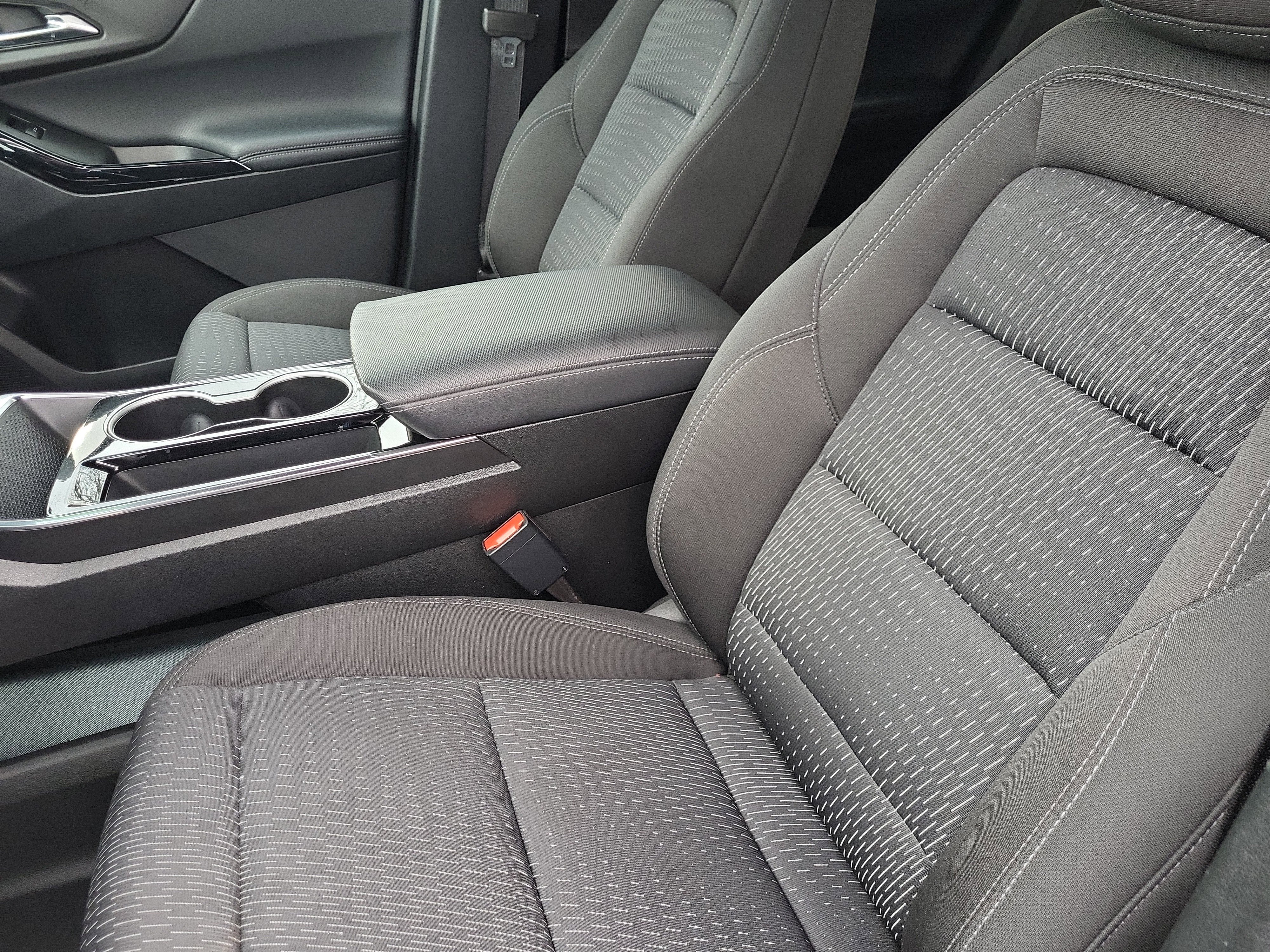 Certified 2025 Chevrolet Equinox LT w/ Safety and Technology Package image 13