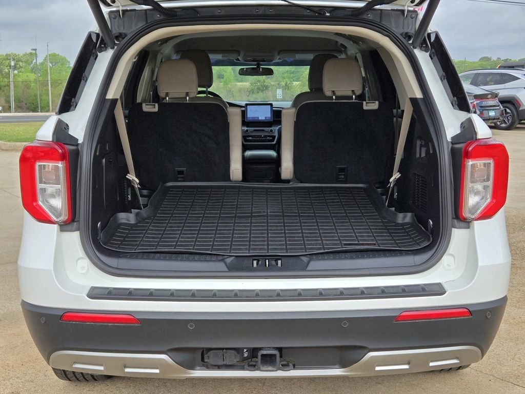 Used 2023 Ford Explorer XLT w/ Equipment Group 202A image 10