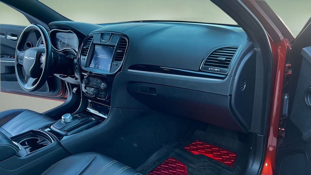 Used 2021 Chrysler 300 S image 23