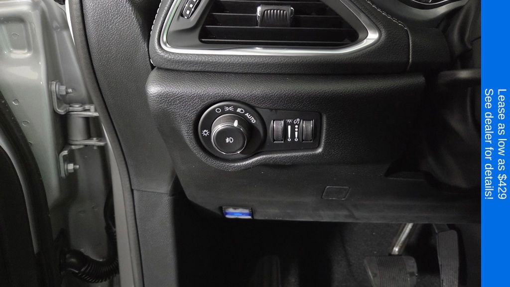 New 2026 Chrysler Pacifica Limited image 19