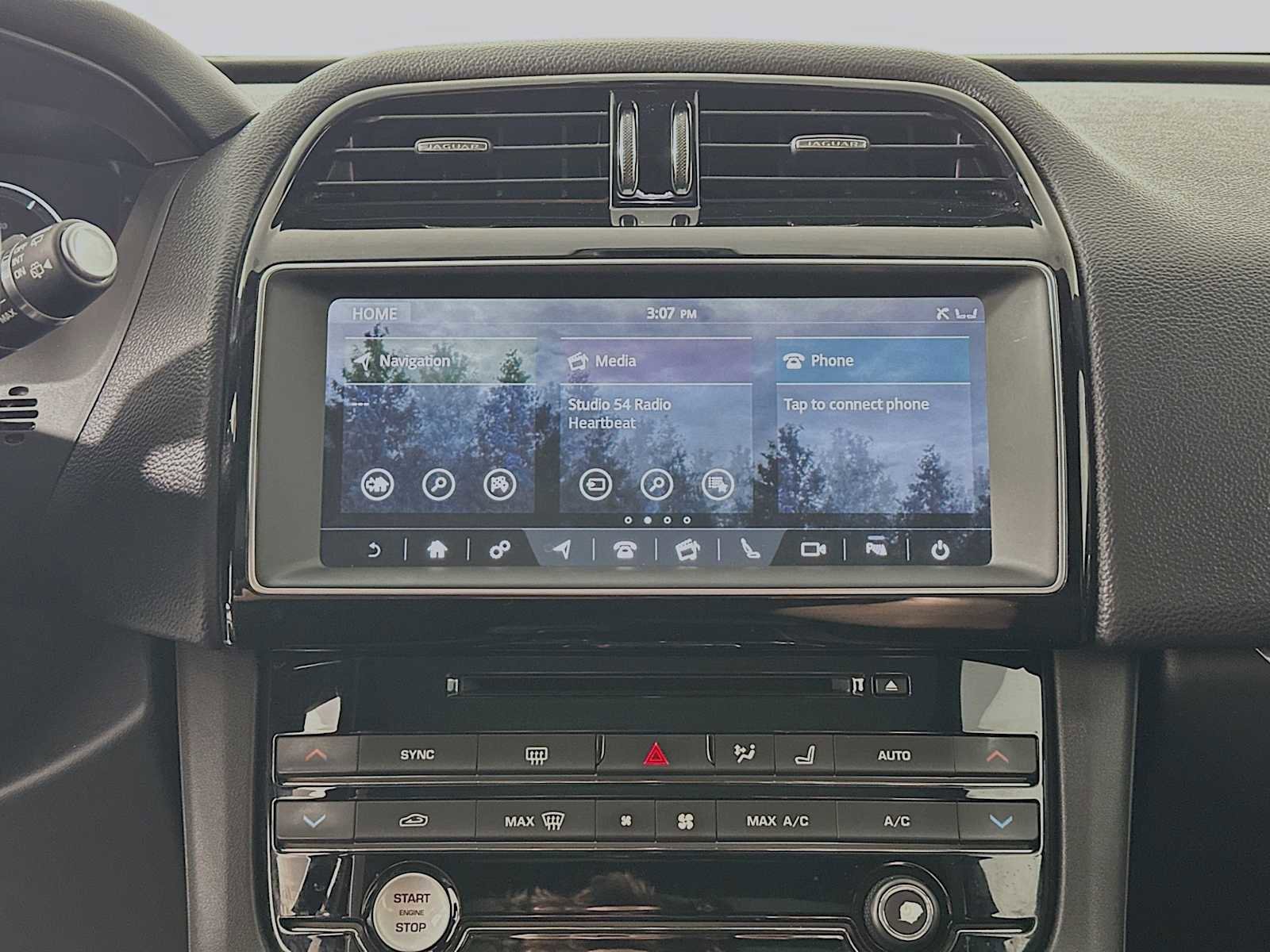Used 2018 Jaguar F-PACE Prestige AWD/4WD image 17