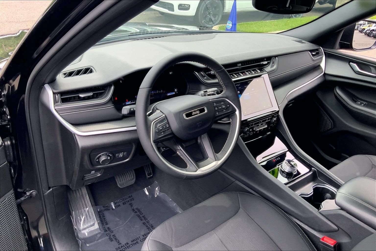 Certified 2024 Jeep Grand Cherokee Laredo X w/ Luxury Tech Group I AWD/4WD image 16