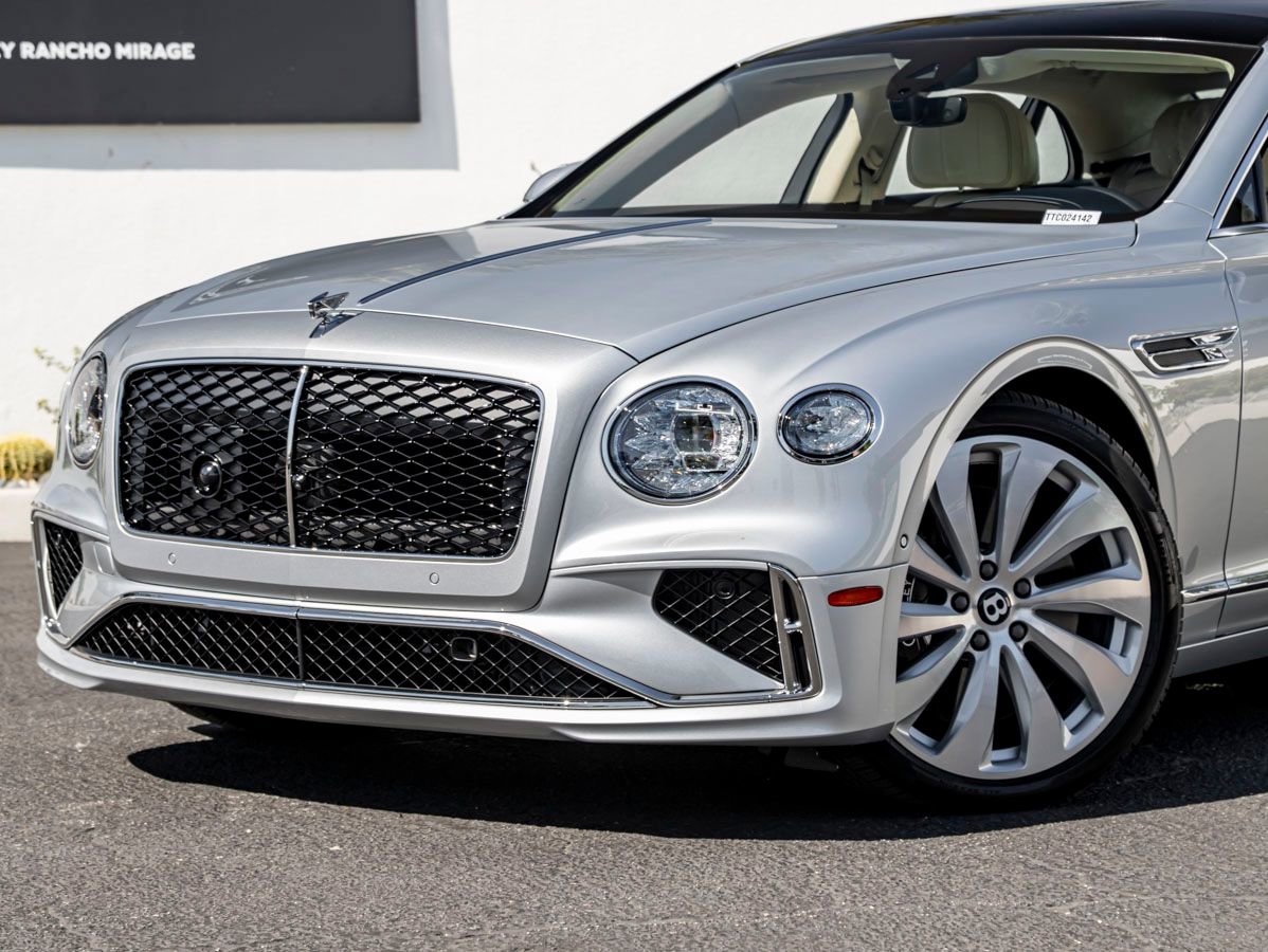 Used 2026 Bentley Flying Spur Plug-In Hybrid AWD/4WD image 8