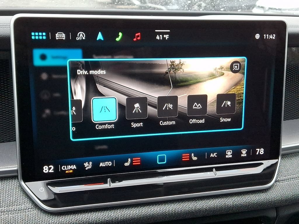 Certified 2025 Volkswagen Tiguan S AWD/4WD image 13