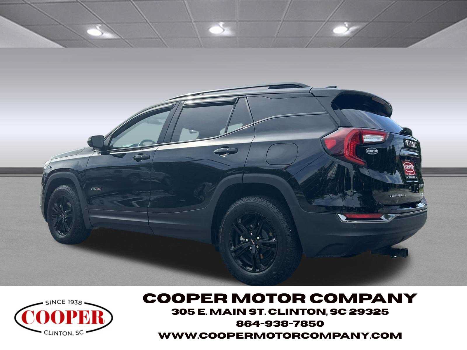 Used 2024 GMC Terrain AT4 w/ Tech Package AWD/4WD image 3
