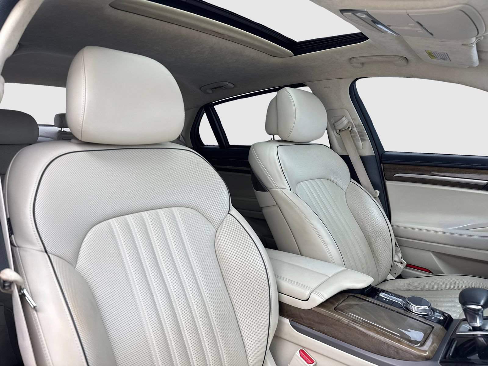 Used 2019 Genesis G90 3.3T Premium RWD image 41