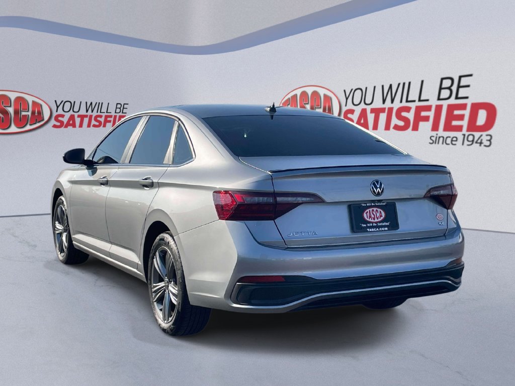 Used 2024 Volkswagen Jetta SE w/ Panoramic Sunroof Package FWD image 8