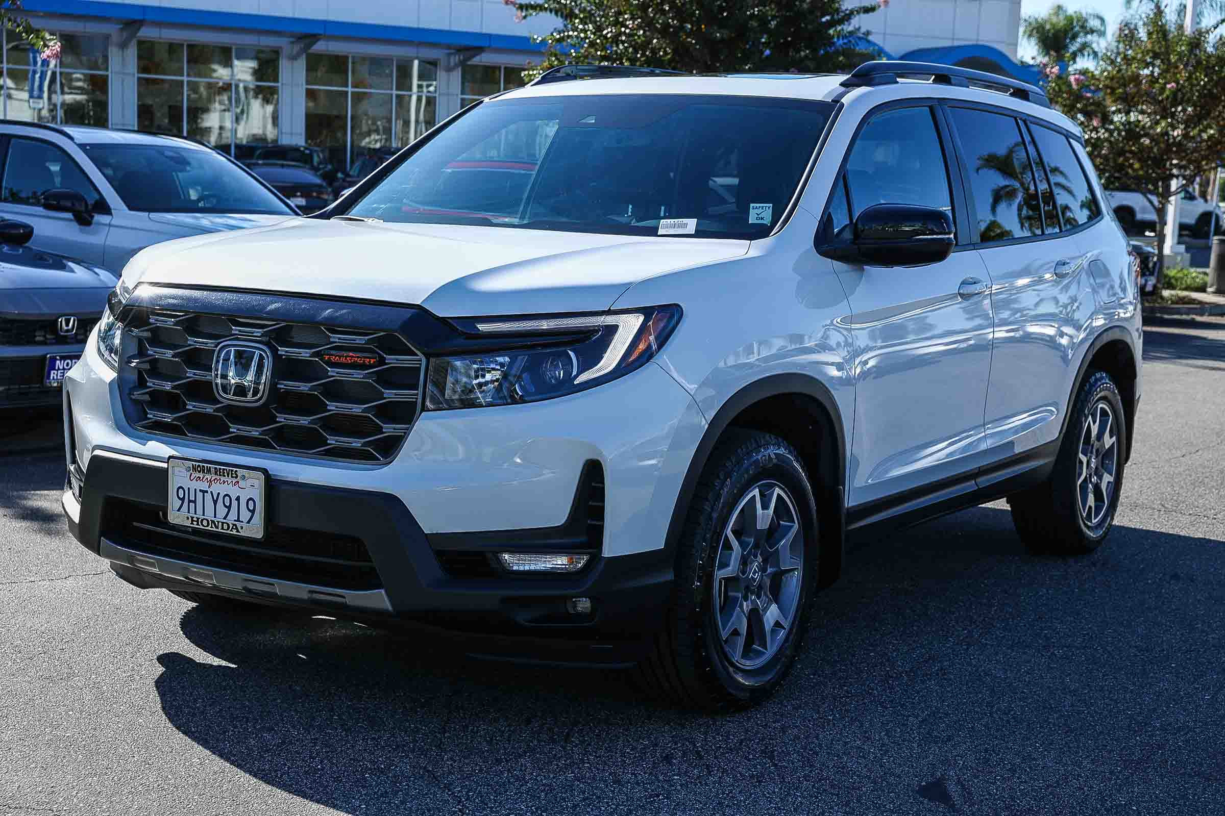 Certified 2023 Honda Passport TrailSport image 3