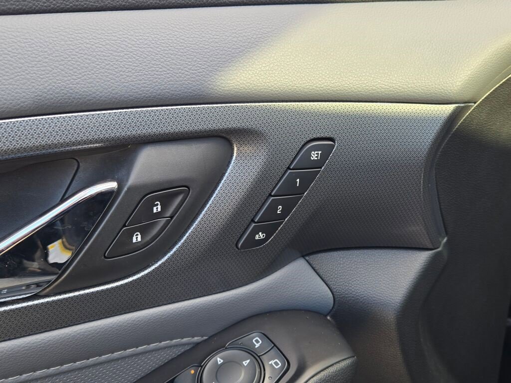 Used 2020 Chevrolet Traverse Premier w/ LPO, Floor Liner Package image 28