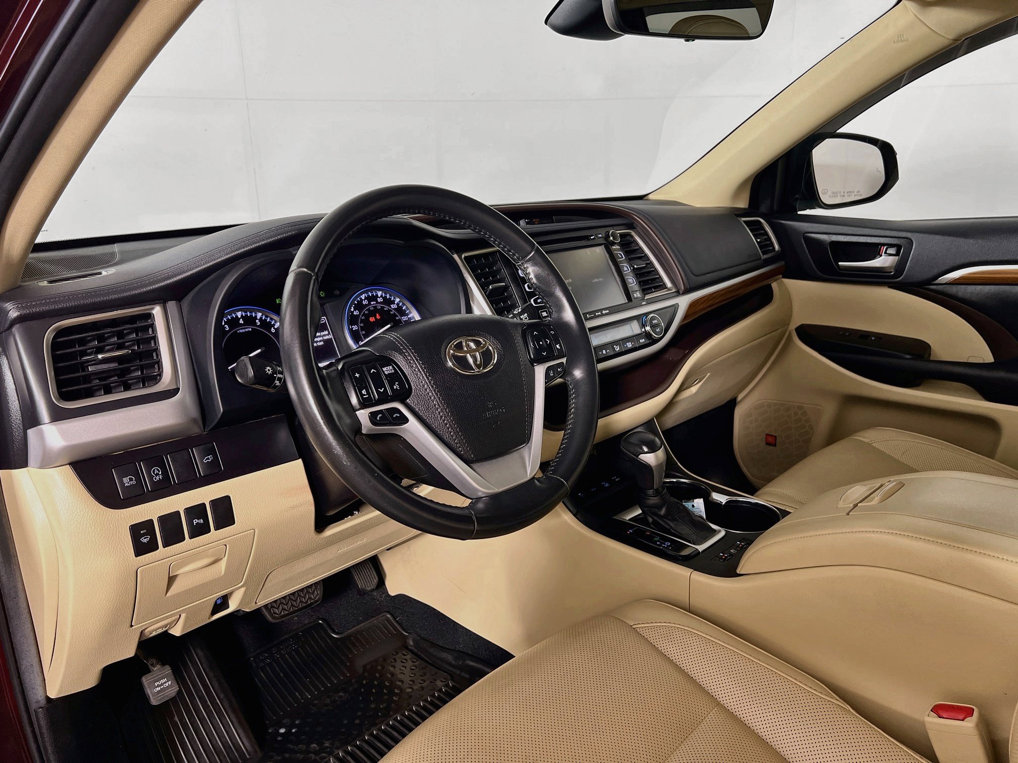 Used 2019 Toyota Highlander Limited AWD/4WD image 9