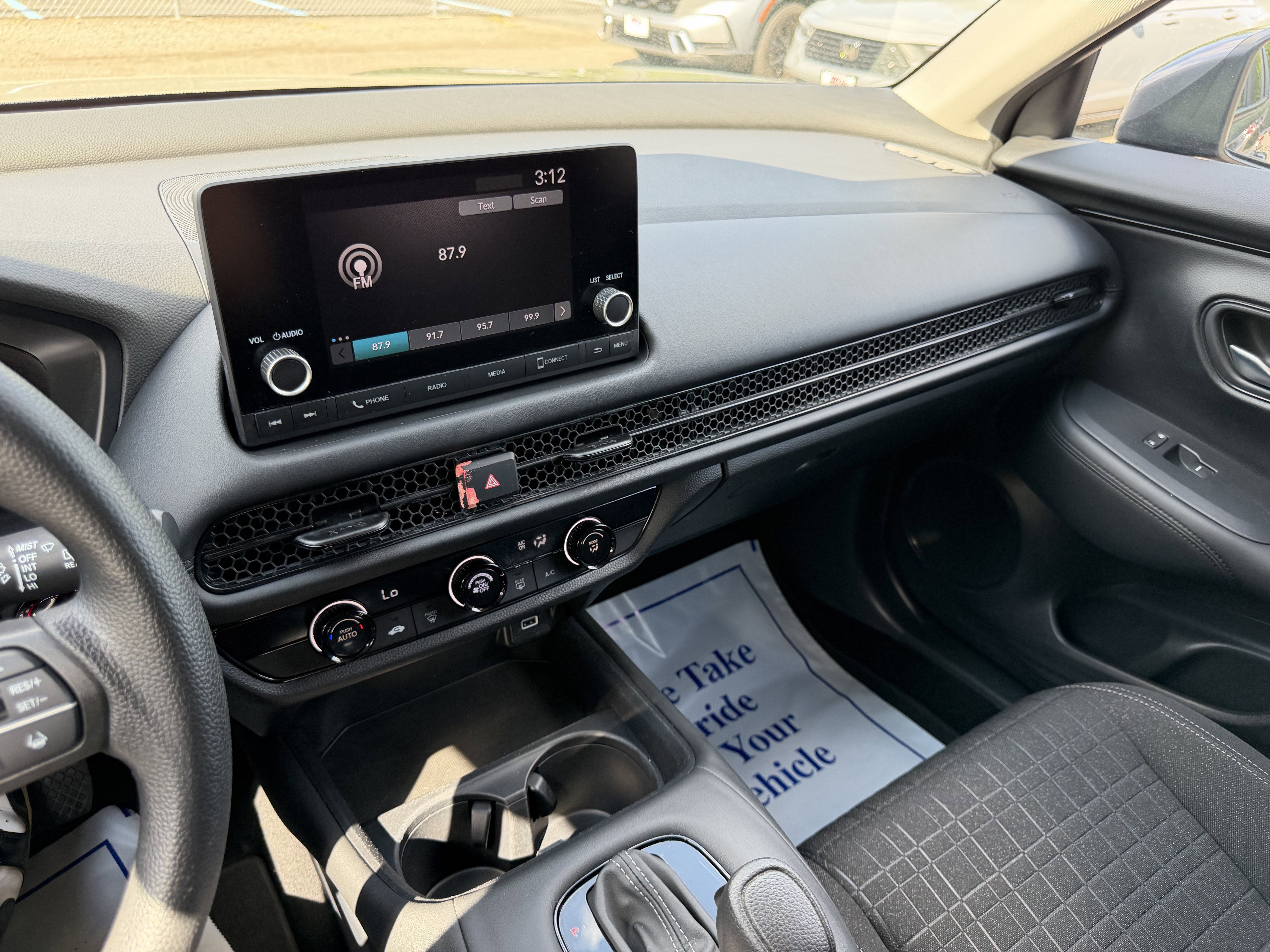 Used 2024 Honda HR-V LX image 16