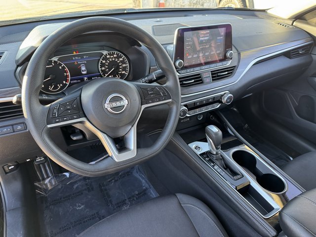 Used 2023 Nissan Altima 2.5 SV image 3