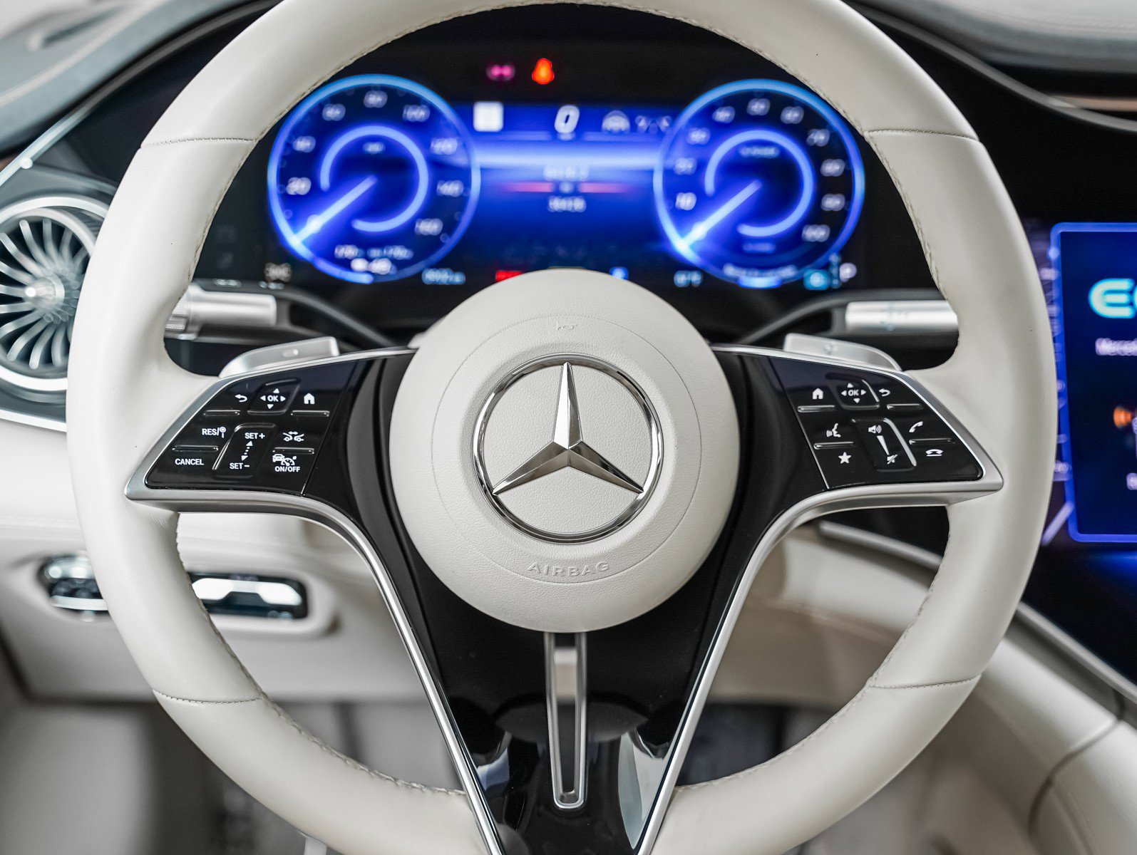 Certified 2023 Mercedes-Benz EQS 580 4MATIC Sedan image 15
