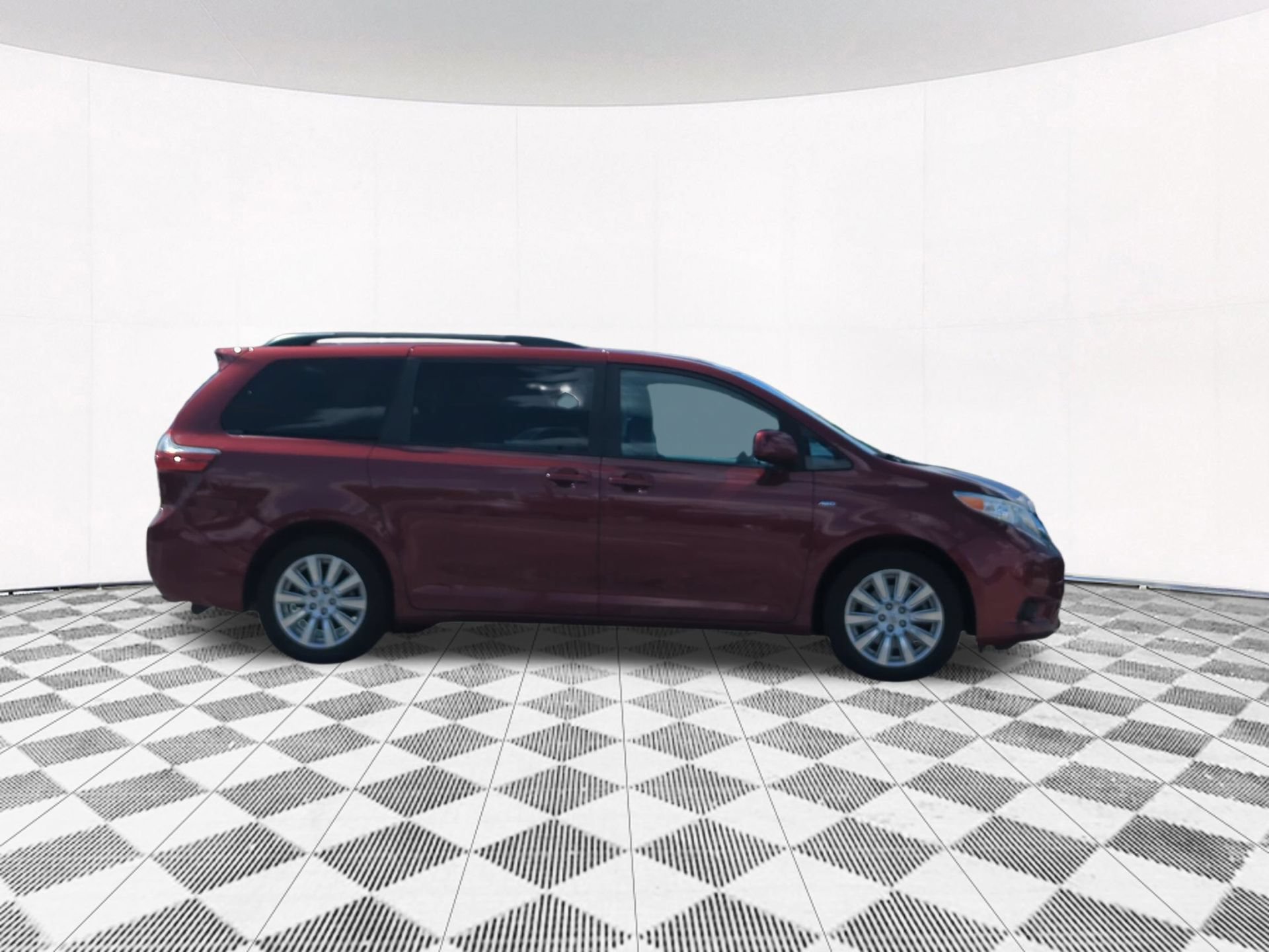 Used 2017 Toyota Sienna LE AWD/4WD image 6