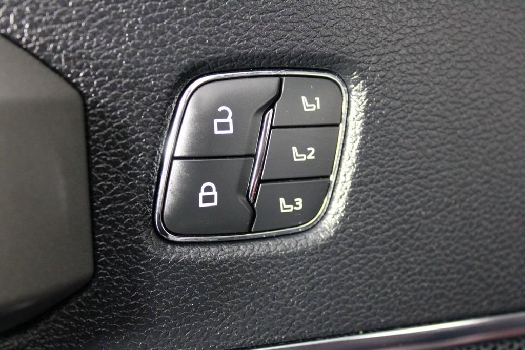 Used 2020 Ford F350 Platinum image 18