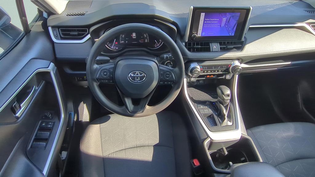 Used 2024 Toyota RAV4 XLE FWD image 12