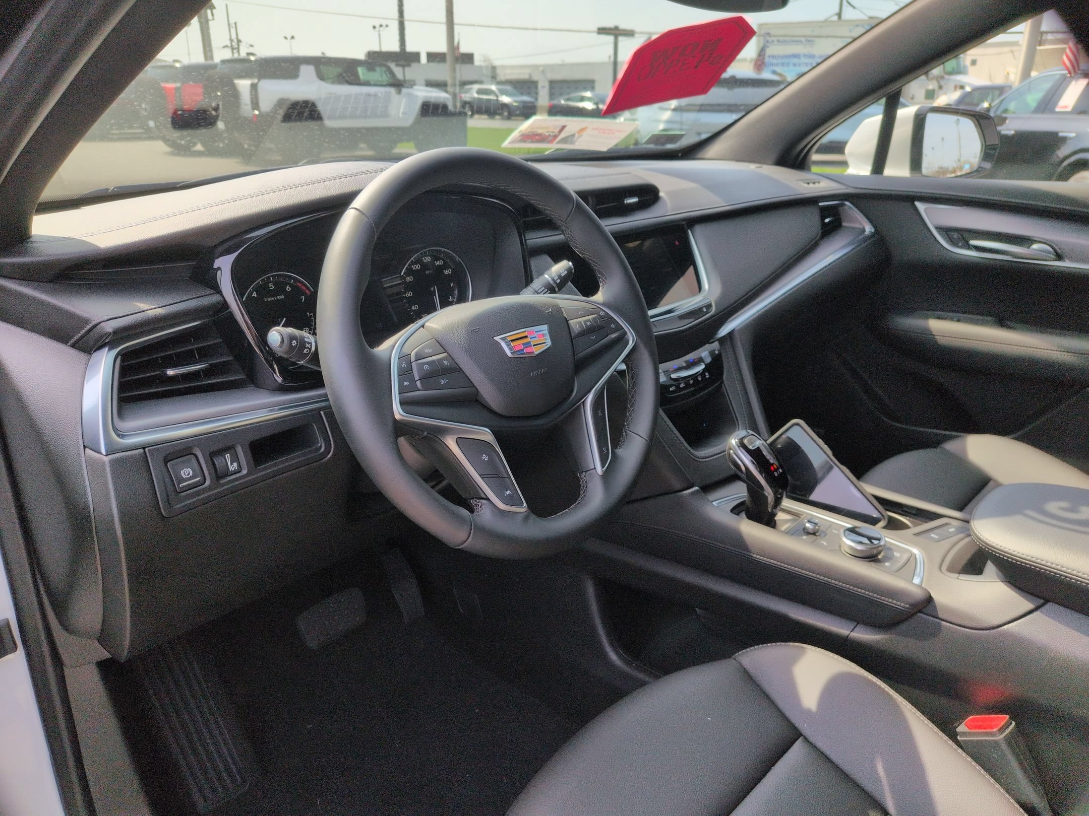 Certified 2025 Cadillac XT5 Luxury AWD/4WD image 9