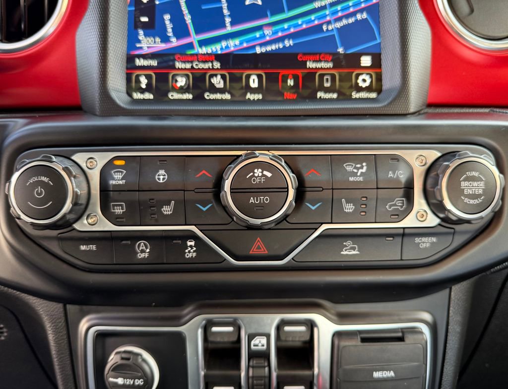 Used 2022 Jeep Wrangler Unlimited Rubicon w/ LED Lighting Group AWD/4WD image 25