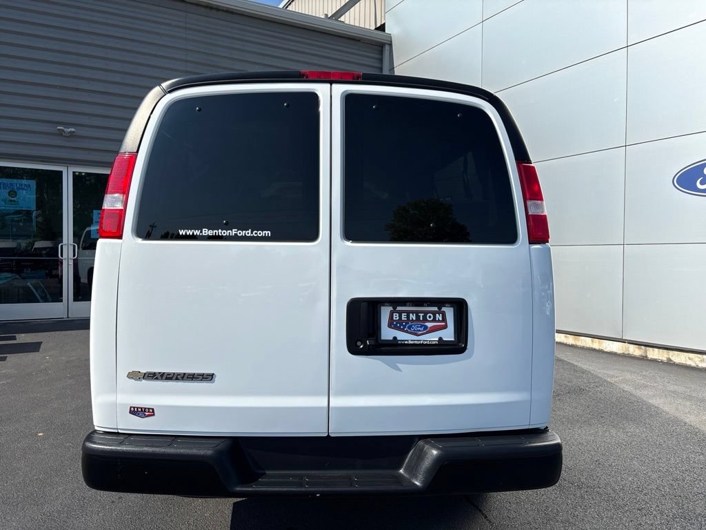 Used 2025 Chevrolet Express 3500 LS RWD image 6