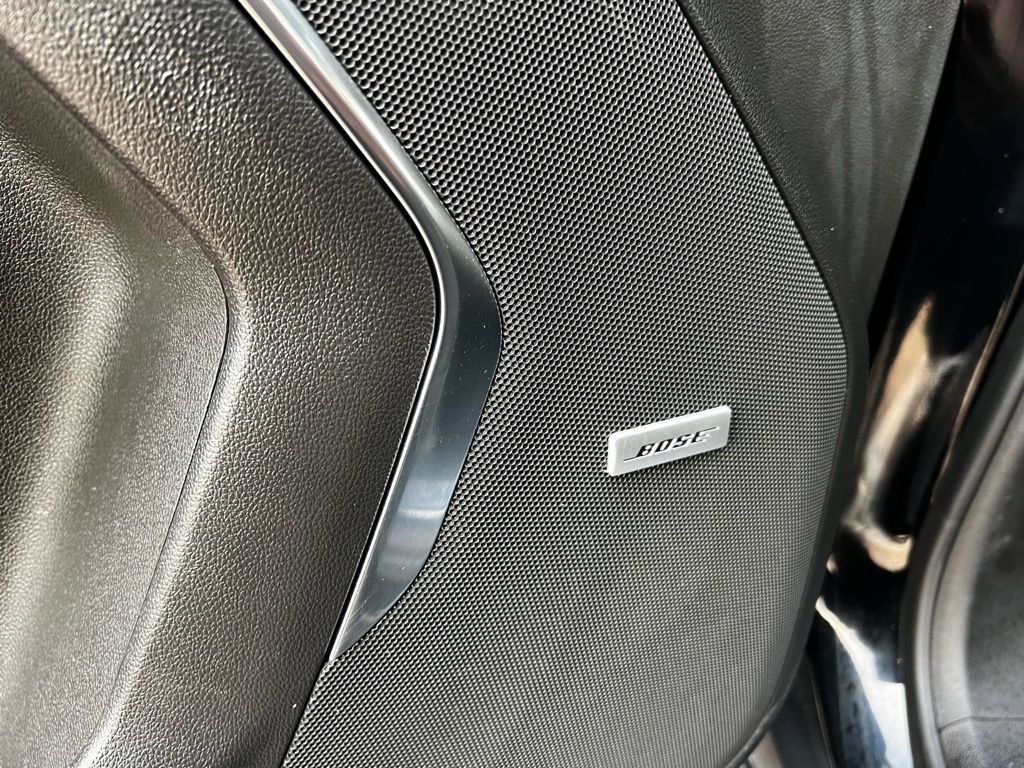 Used 2023 GMC Yukon SLT image 33