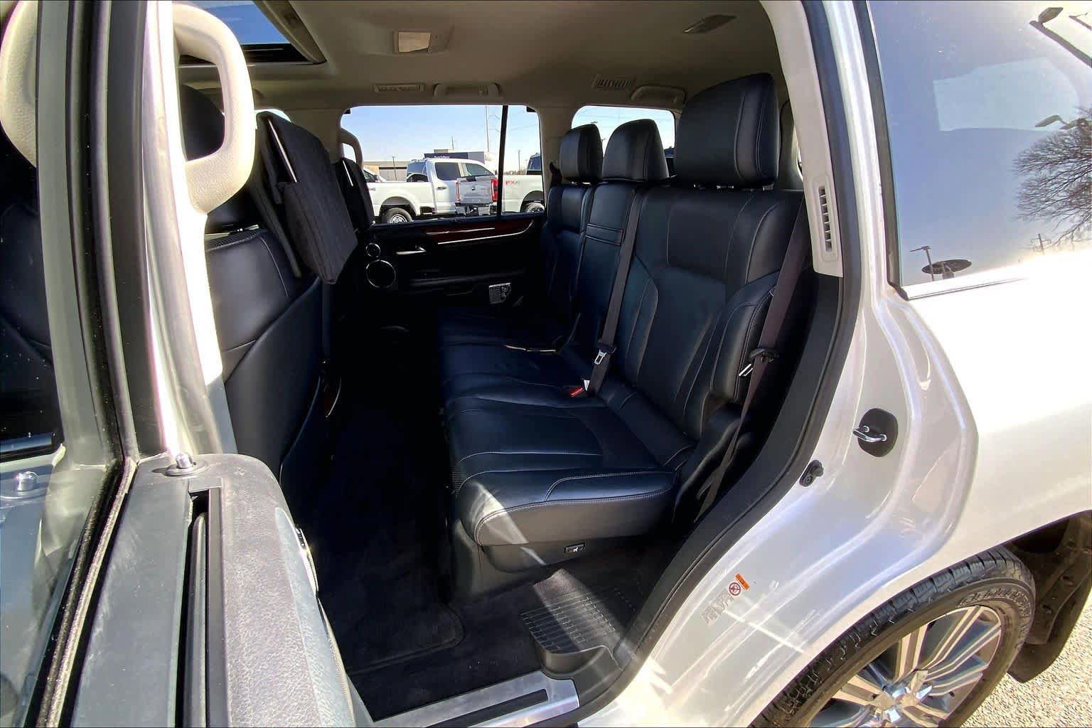 Used 2017 Lexus LX 570 4WD w/ Luxury Package image 21