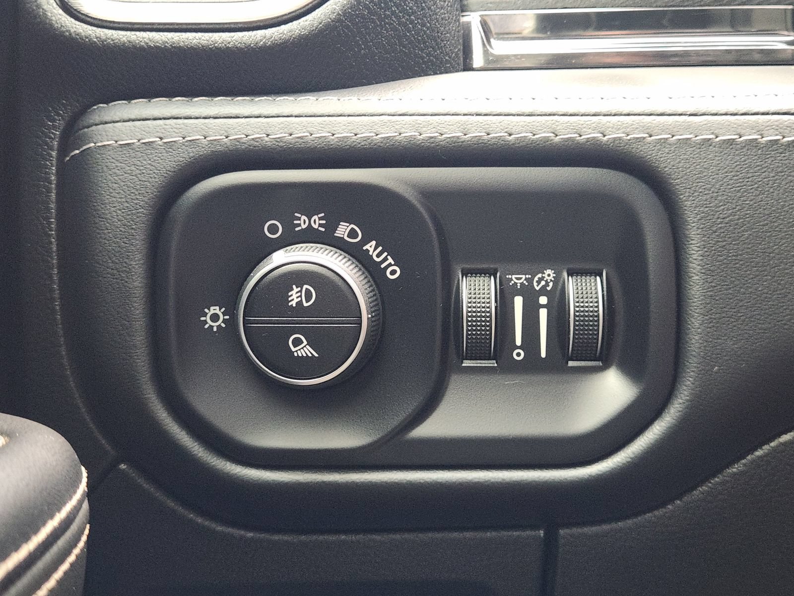 Used 2024 RAM 1500 Limited AWD/4WD image 22