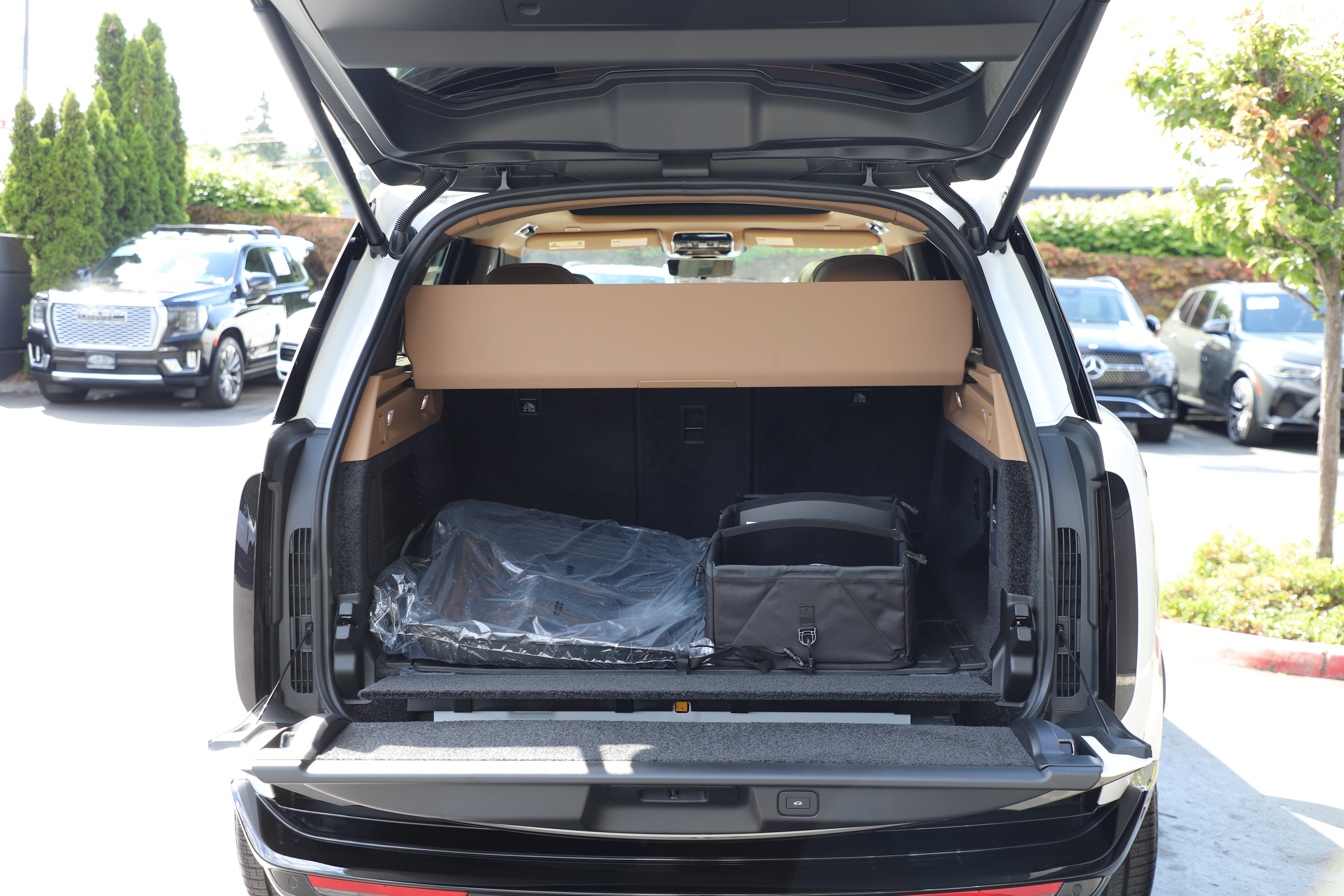 New 2026 Land Rover Range Rover SE AWD/4WD image 16
