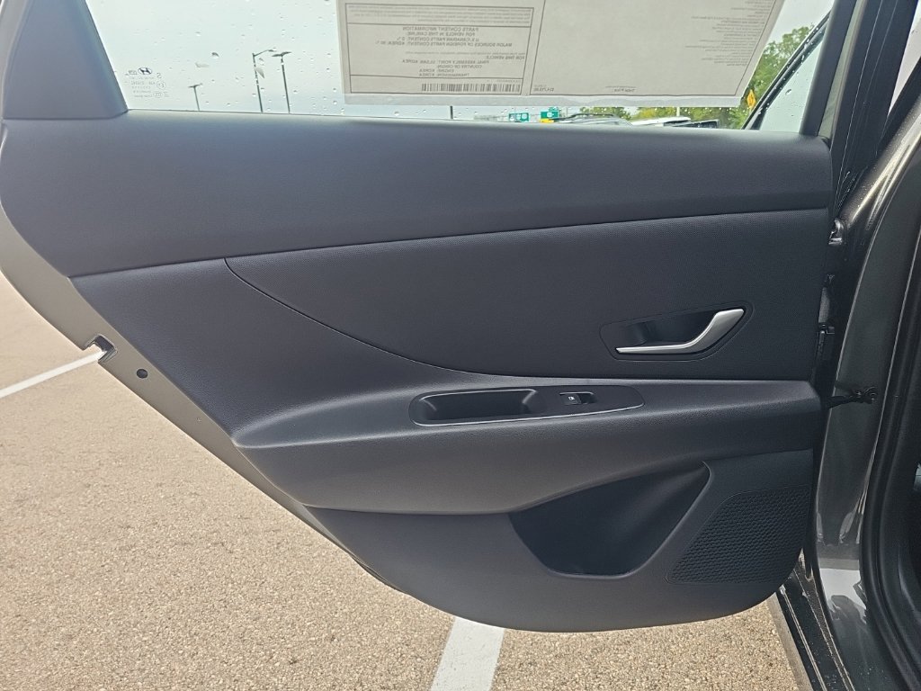 New 2026 Hyundai Elantra SE FWD image 27