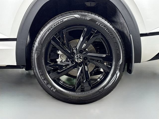 New 2026 Volkswagen Atlas Cross Sport SEL R-Line image 32