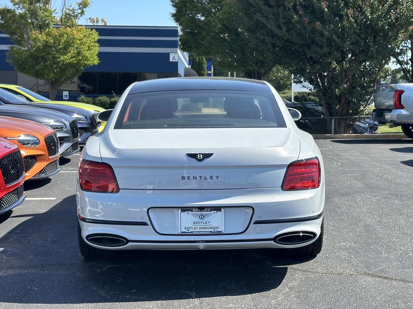 New 2026 Bentley Flying Spur Plug-In Hybrid AWD/4WD image 4