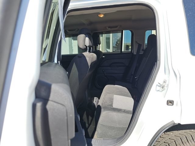Used 2017 Jeep Patriot Sport AWD/4WD image 8