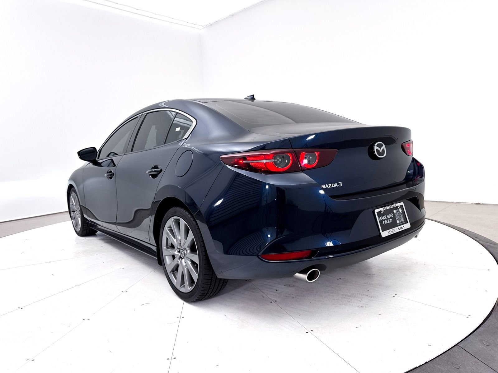 Used 2019 MAZDA MAZDA3 Sedan w/ Premium Package FWD image 18