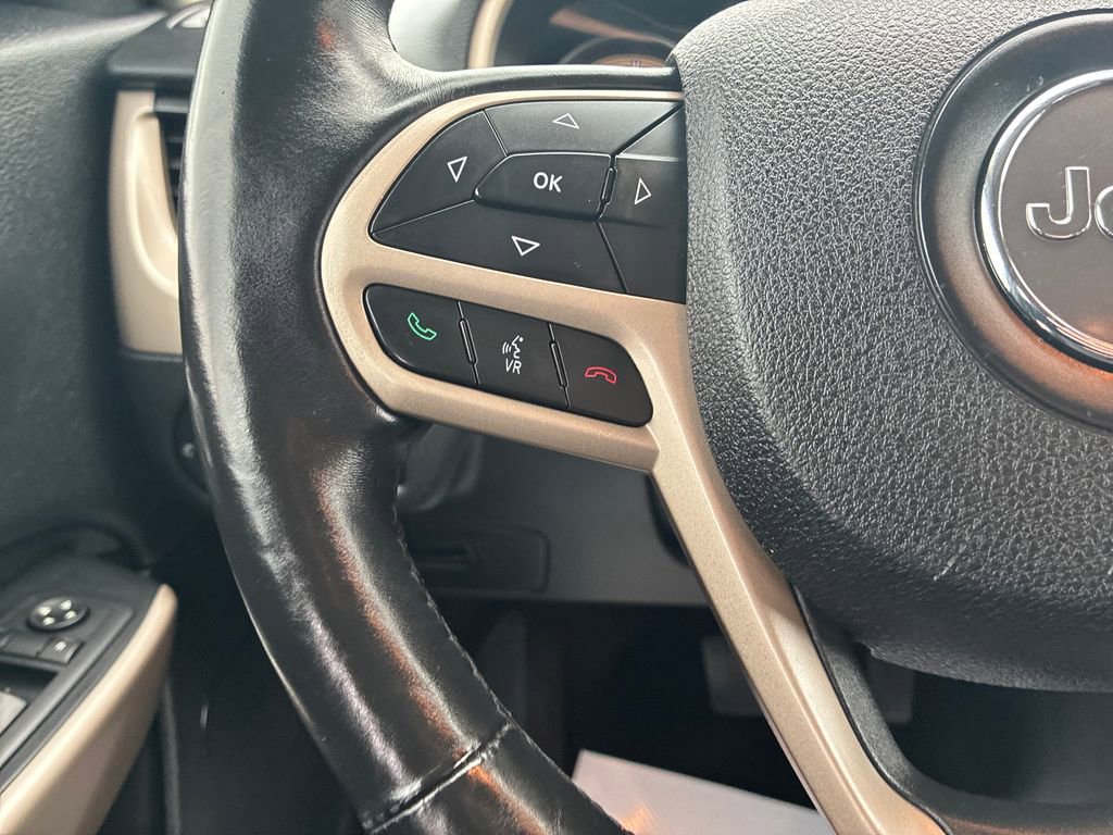 Used 2017 Jeep Cherokee Limited AWD/4WD image 20
