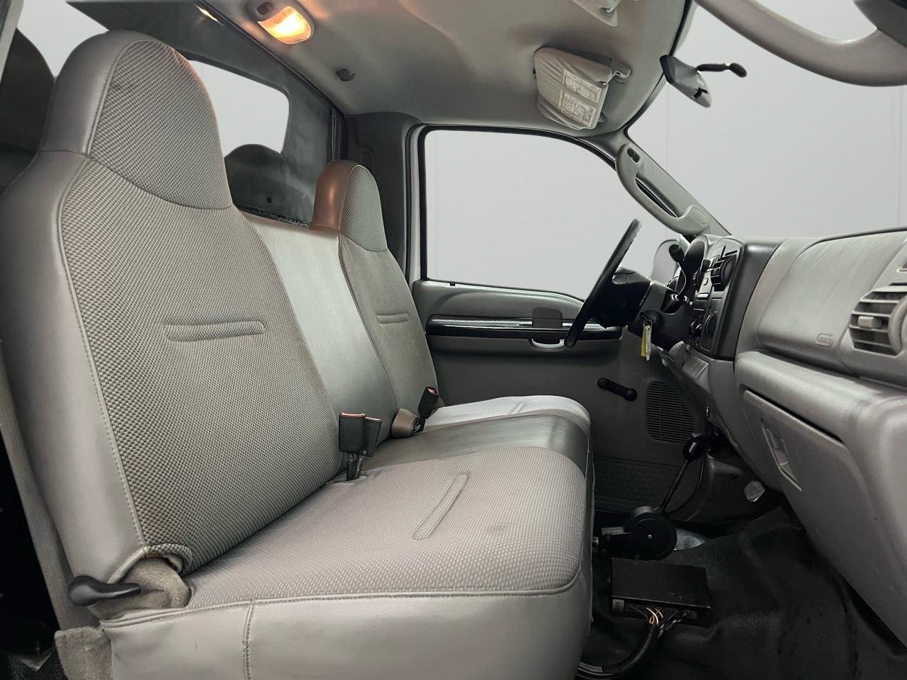 Used 2007 Ford F450 2WD Regular Cab Super Duty image 17