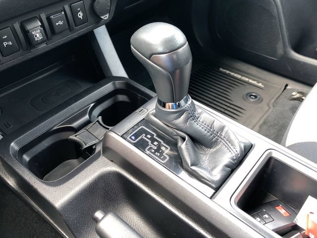 Used 2020 Toyota Tacoma TRD Off-Road w/ Technology Package AWD/4WD image 25