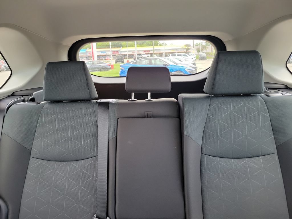 Used 2025 Toyota RAV4 XLE FWD image 9